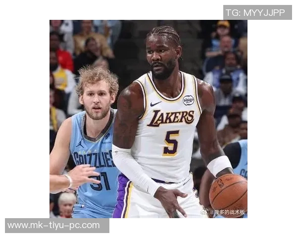 雷迪克称赞艾顿稳定性认为其手感仅次于约基奇