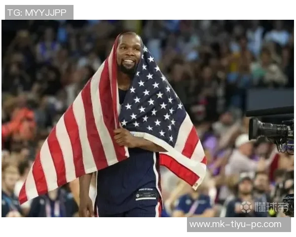 约基奇盛赞杜兰特关键时刻的绝佳表现称其为传奇球员